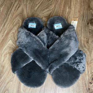 NEW Toms Susie Crossover Fuzzy House Shoes Slippers Size 9 Women's Black